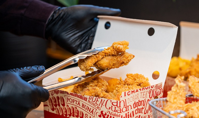 to-go snack boxes takeaway food boxes with chicken stripes