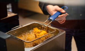 chicken wings restaurant deep-frying chicken wings