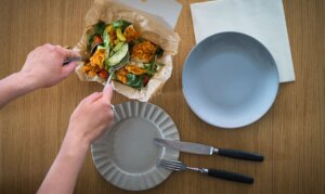 salad with chicken restaurant