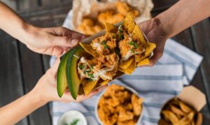 What to serve chicken strips with Crispy chicken strips with sauce and appetising toppings