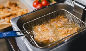 Burger with fish pieces Preparing a fish burger – the essentials