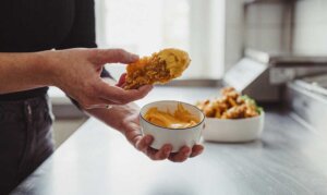 Breading chicken with professional foodservice breading What makes the best breading?